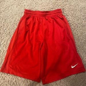 Mens Nike Shorts. Size large.